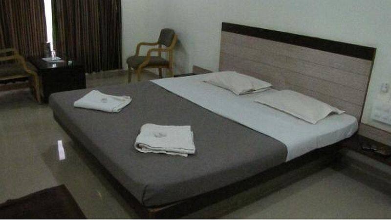 Hotel Tiranga Lodging, Pune 5
